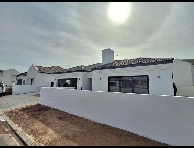 3 BEDROOM HOUSE FOR SALE IN SANDY POINT